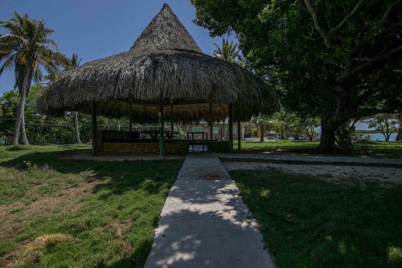 Isla Vicky - Islas Del Rosario